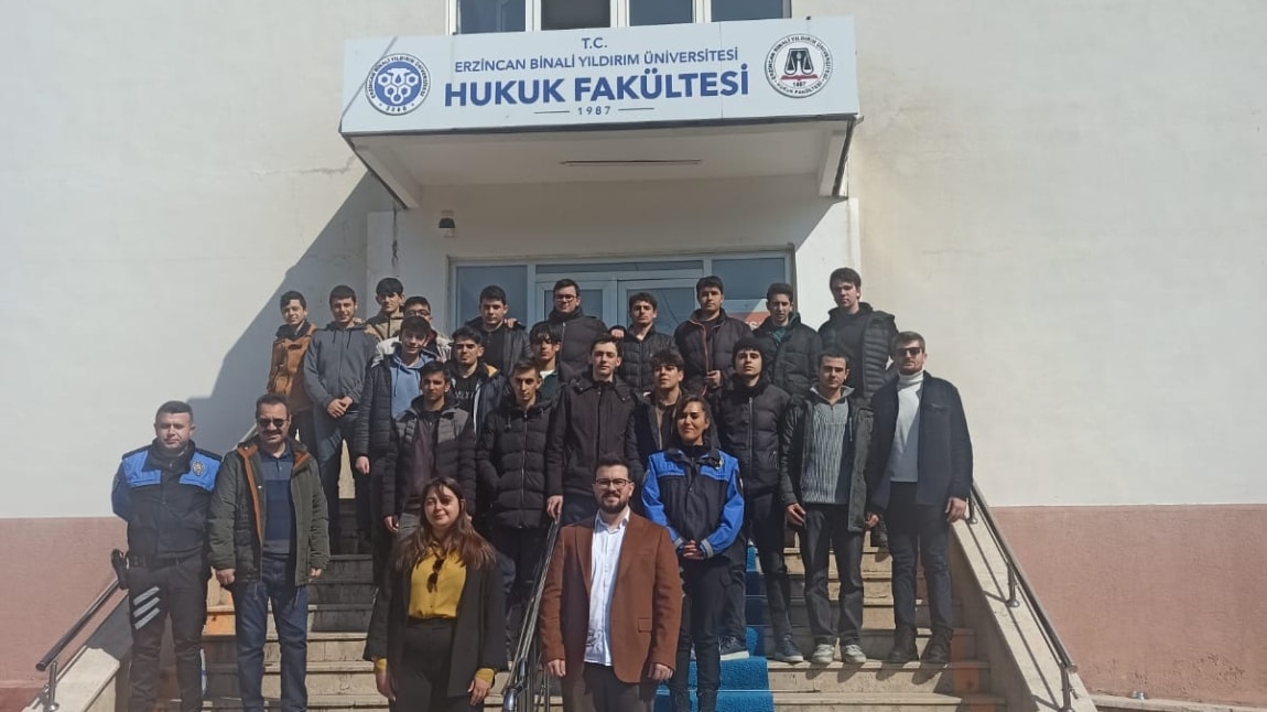 ÖĞRENCİLERİMİZ EBYÜ HUKUK FAKÜLTESİ GEZİSİNDE